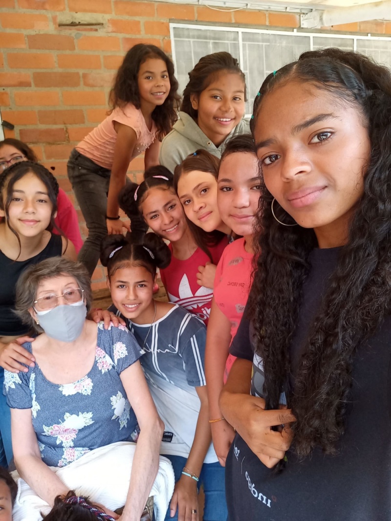 HOGAR DE NIÑOS Y ADOLESCENTES HUÉRFANOS, ABANDONADOS Y MALTRATADOS EN COLOMBIA.